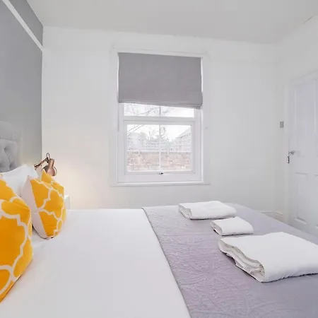 Holiday home The Mount Hideaway With Hot Tub *