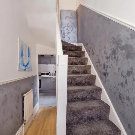 The Mount Hideaway With Hot Tub Holiday home York